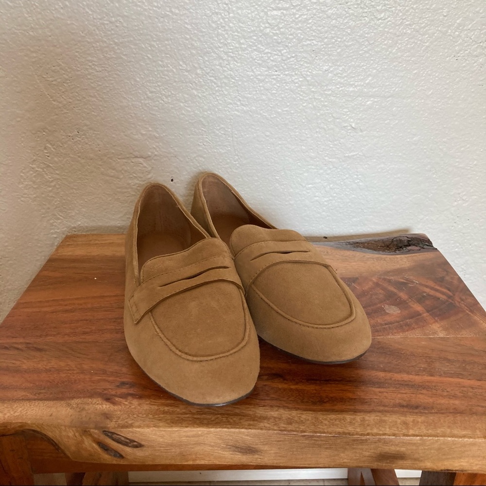 Beautiful tan J. Crew loafers